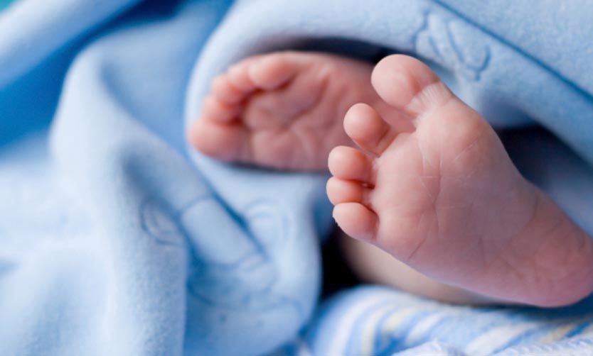 Un bebé murió asfixiado accidentalmente por su madre