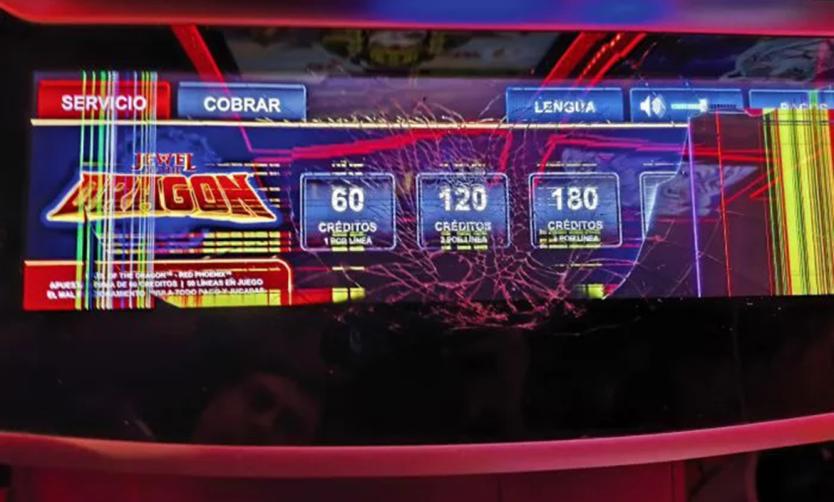 Un hombre causó destrozos en el Bingo Oasis y terminó aprehendido