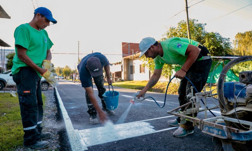 Avanza el plan de asfaltos municipal en las localidades