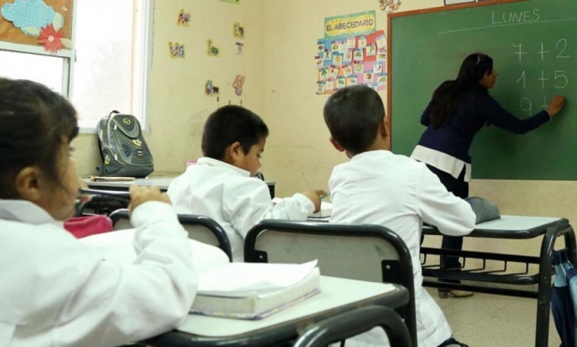 Paritarias: estatales y docentes rechazaron una oferta de aumento en dos tramos del 3,2%