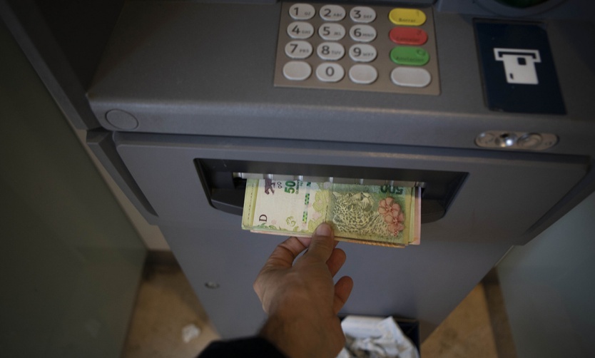 El salario privado lleva cuatro meses seguidos de caída y acumula un retroceso del 5,5%