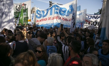 Paritarias: Suteba aceptó la oferta de Provincia y se espera la decisión del resto de gremios docentes
